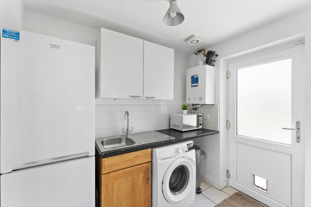 31 Grange Farm Rd  BS49 4 RB 20.jpg