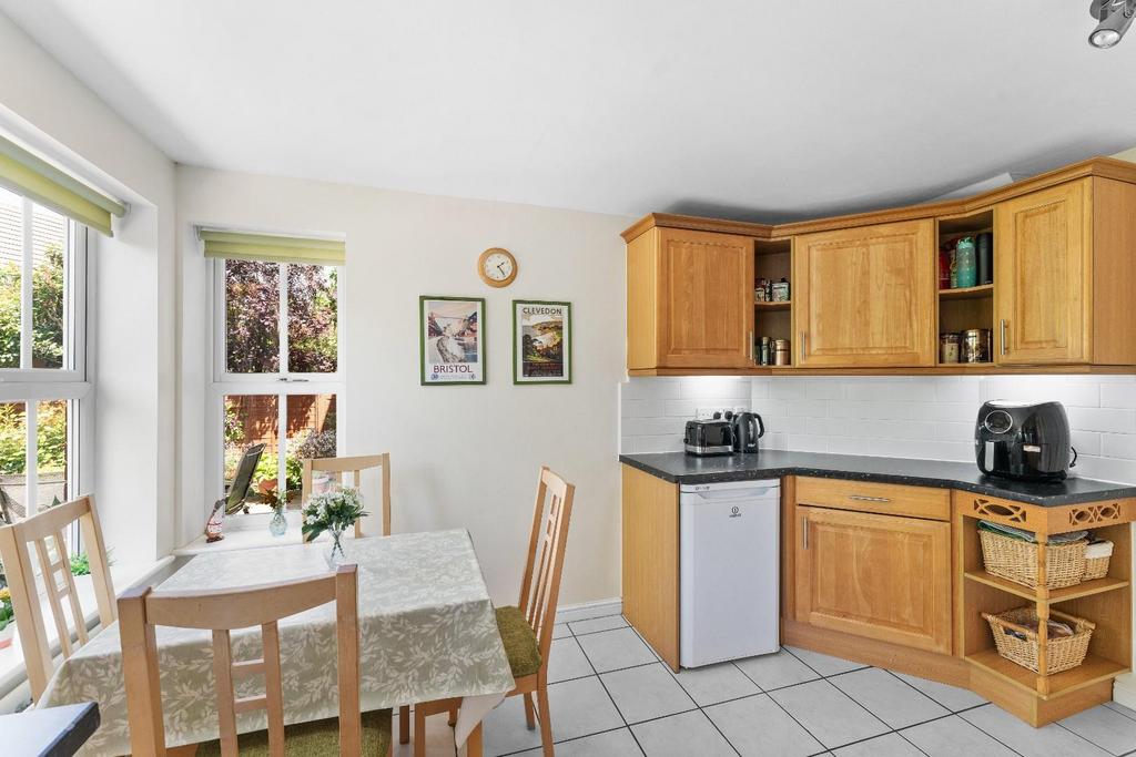 31 Grange Farm Rd  BS49 4 RB 18.jpg