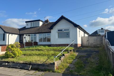 10 Chiltern Drive, Bury, BL8 1QY