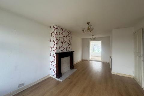 10 Chiltern Drive, Bury, BL8 1QY
