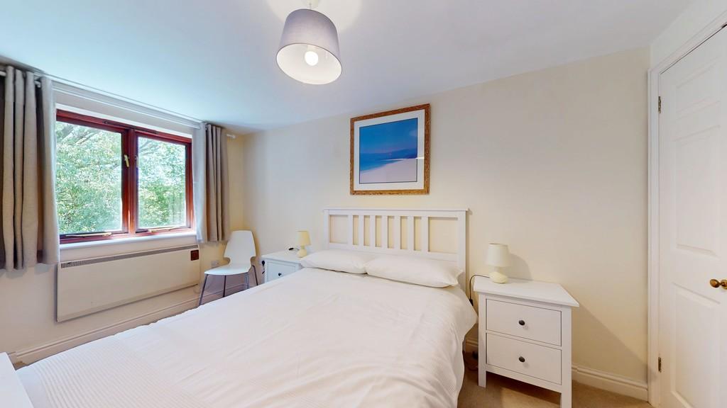 Bedroom 1- Angle 2