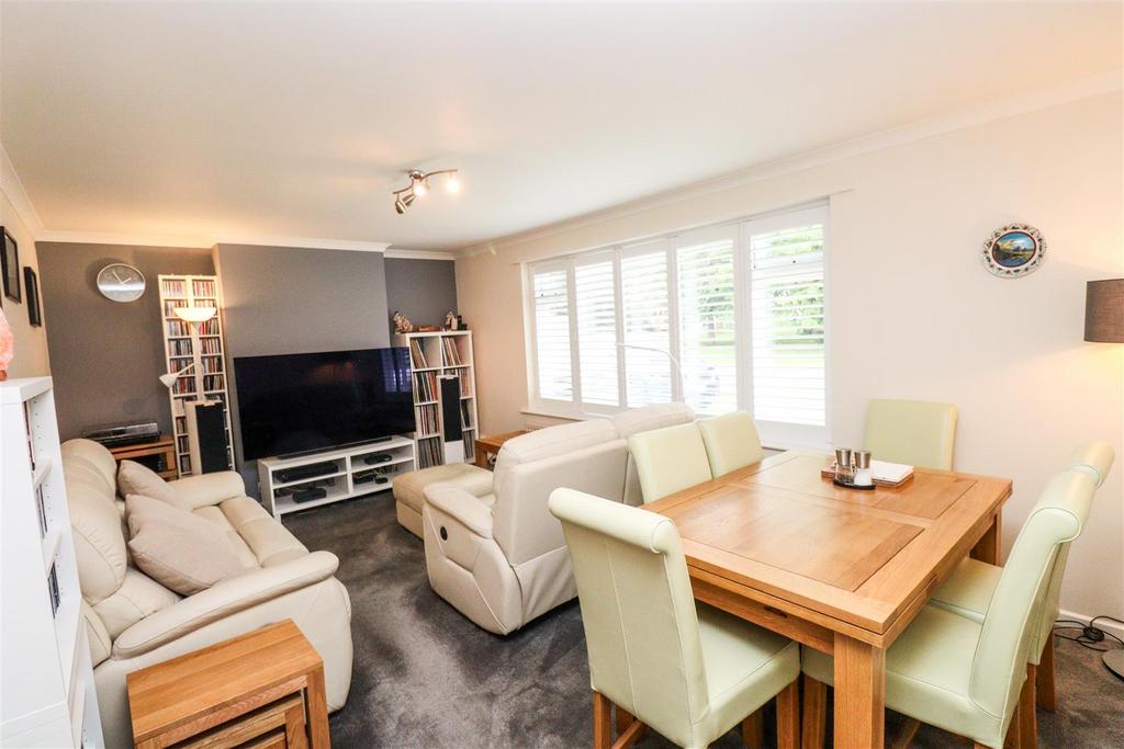 Living/Dining Room