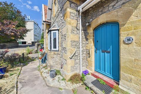 18 Chapel Hill, Clevedon, BS21 7NL