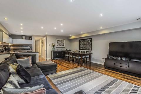 2 bedroom flat to rent, Old Street, London EC1V