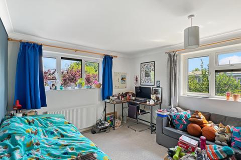 25 Atkins Close, Cambridge, CB4 2NW