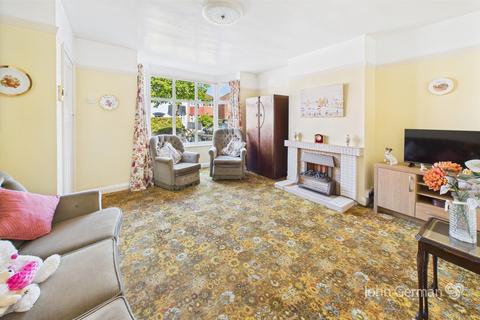 3 bedroom semi-detached house for sale, Parklands Drive, Loughborough