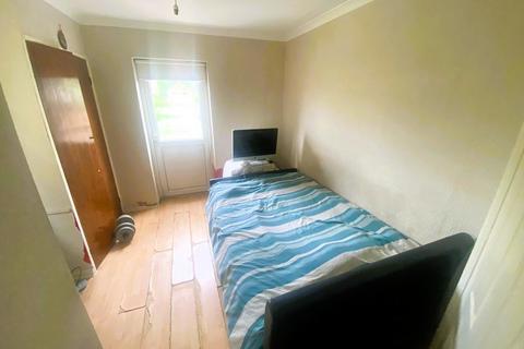 60 Albert Road, West Drayton, UB7 8ES