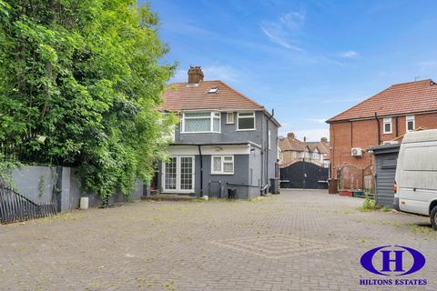 9 Willow Gardens, Hounslow, TW3 4JS