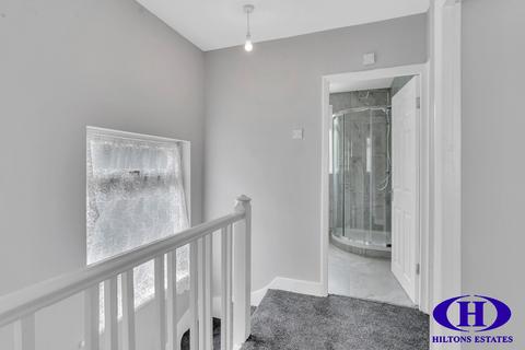 9 Willow Gardens, Hounslow, TW3 4JS