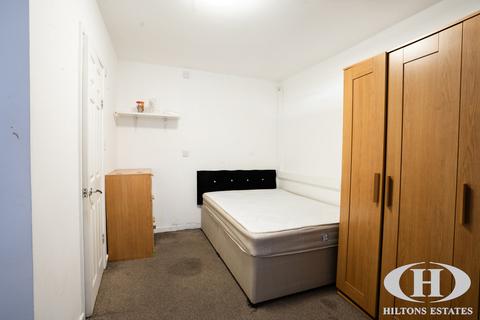 1 bedroom property to rent, Berkeley Avenue, Hounslow