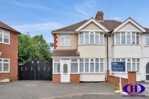 9 Willow Gardens, Hounslow, TW3 4JS