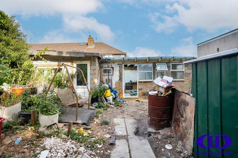 undefined, Mornington Crescent, Hounslow