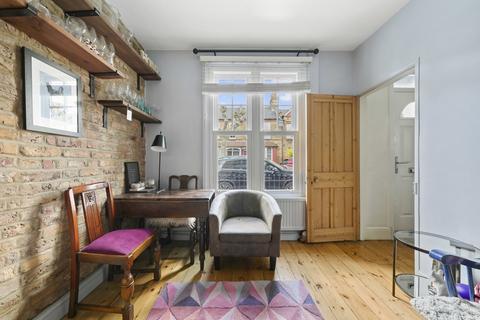 2 bedroom end of terrace house for sale, Darwin Road, Wood Green N22
