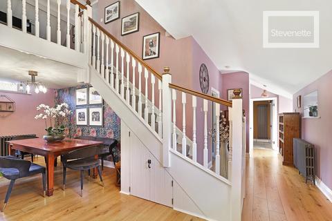 5 bedroom barn conversion for sale, High Road, Epping