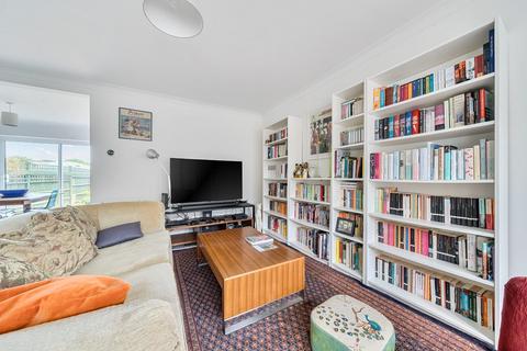 14 Hollybrake Close, Chislehurst, BR7 6NT