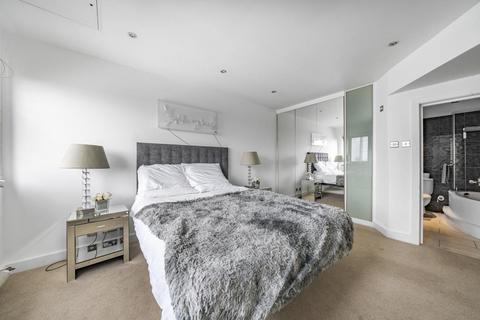 undefined, Peterborough Road, Fulham, London, SW6