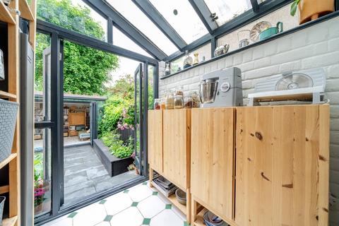 61a Ronver Road, London, SE12 0NR