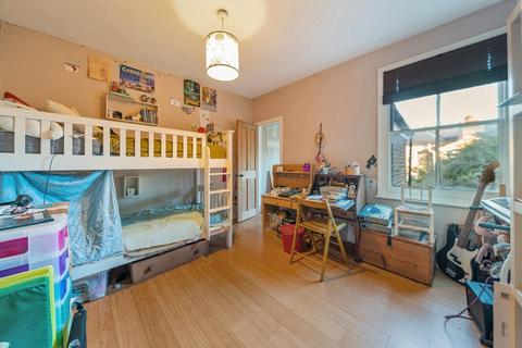 69 Stuart Road, London, SE15 3BA