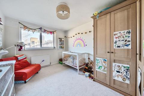 101 Bath Close, London, SE15 2JT