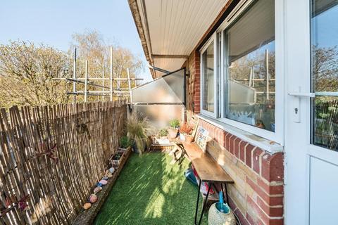 101 Bath Close, London, SE15 2JT