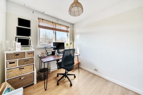 101 Bath Close, London, SE15 2JT