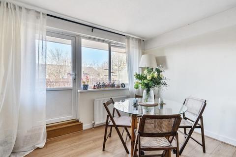 101 Bath Close, London, SE15 2JT
