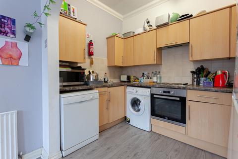 6 bedroom flat to rent, Wilmslow Road, Manchester M20