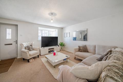 47 The Cornfields, Bishops Cleeve, Cheltenham, GL52 7YQ