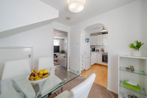 47 The Cornfields, Bishops Cleeve, Cheltenham, GL52 7YQ