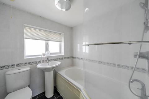 47 The Cornfields, Bishops Cleeve, Cheltenham, GL52 7YQ
