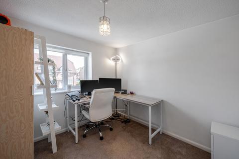 47 The Cornfields, Bishops Cleeve, Cheltenham, GL52 7YQ