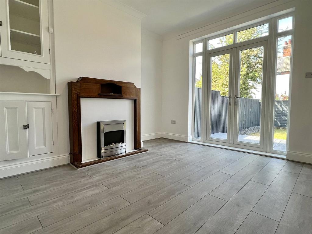 Sitting/Dining Room