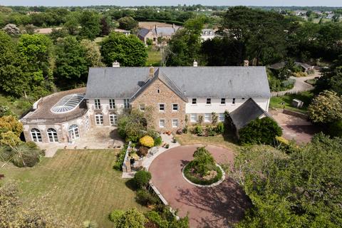 10 bedroom detached house for sale, Le Mont Des Vignes, St. Peter, Jersey