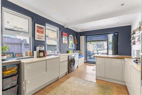 3 bedroom detached house for sale, Izane Road, Bexleyheath