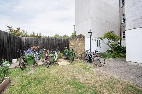 Flat 22, 13 Queensbridge Road, London, E2 8NP