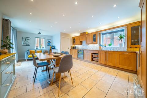 4 bedroom detached house for sale, Sharter Drive, Loughborough, Leicestershire, LE11
