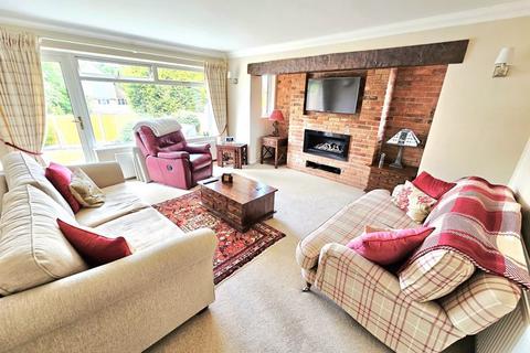 18 Dunchurch Crescent, Sutton Coldfield, B73 6QN