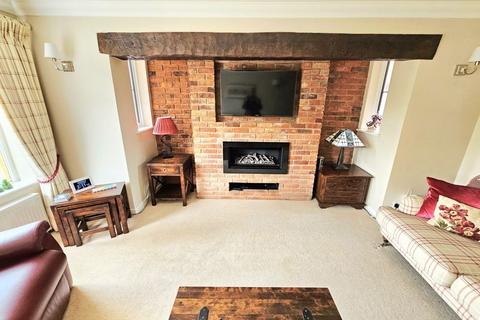 18 Dunchurch Crescent, Sutton Coldfield, B73 6QN