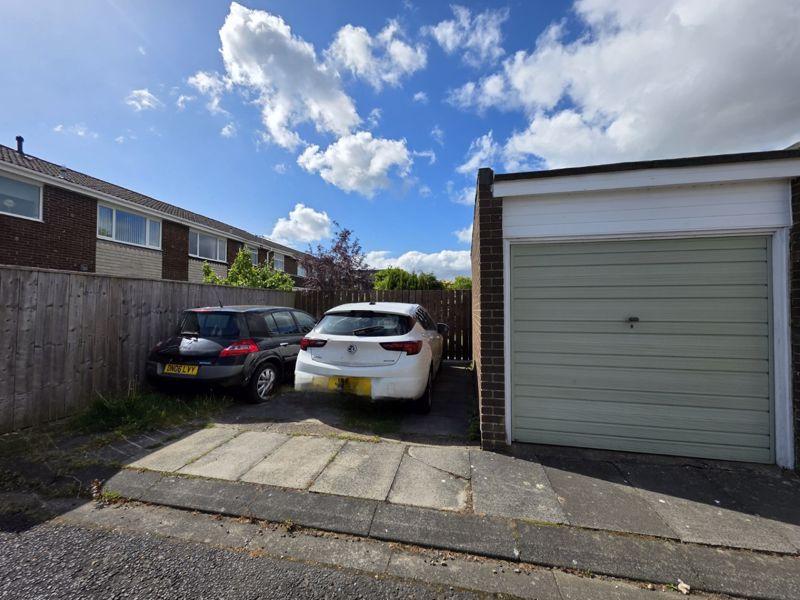 Garage/Driveway