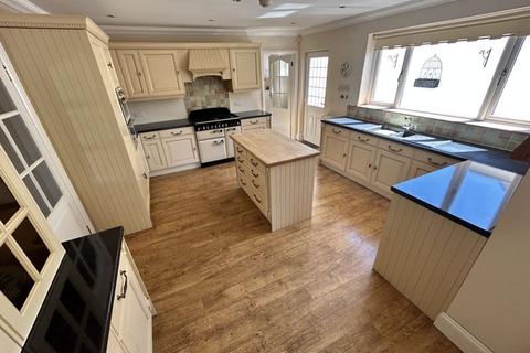 3 bedroom detached house for sale, Bryn Y Bia Road, Craigside