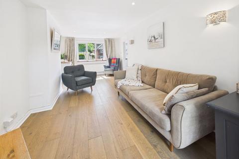 125 Caterham Drive, Coulsdon, CR5 1JQ