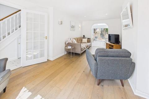 125 Caterham Drive, Coulsdon, CR5 1JQ