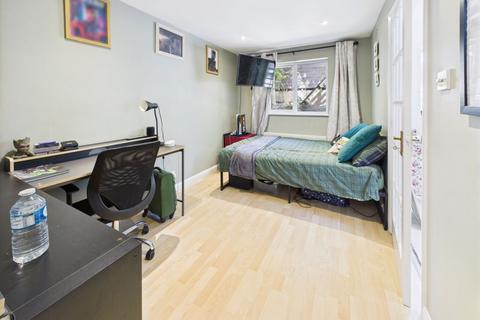 125 Caterham Drive, Coulsdon, CR5 1JQ