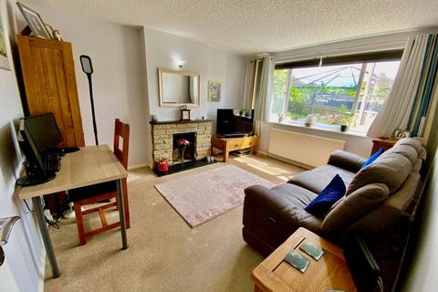 7 Addison Close, Caterham, CR3 5LX