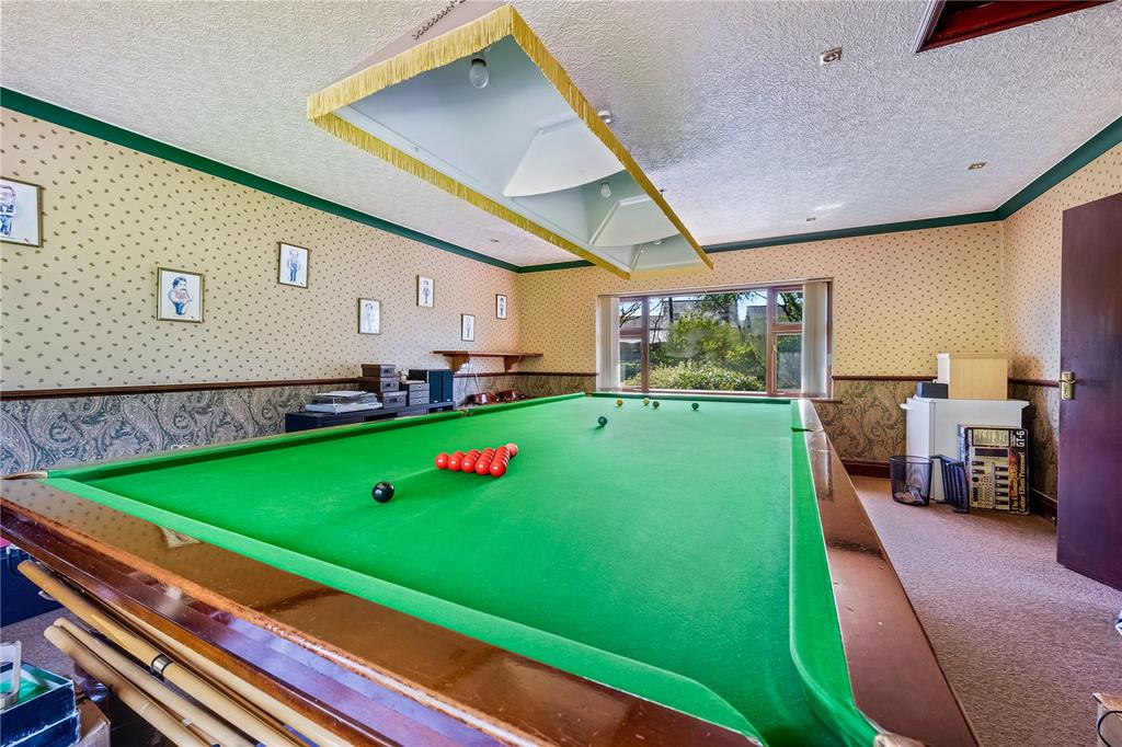 Snooker Table