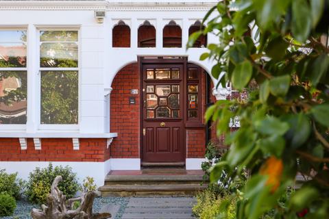 5 bedroom semi-detached house for sale, Burbage Road, London, SE24