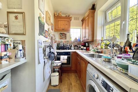 2 bedroom maisonette for sale, Albany Crescent, Esher
