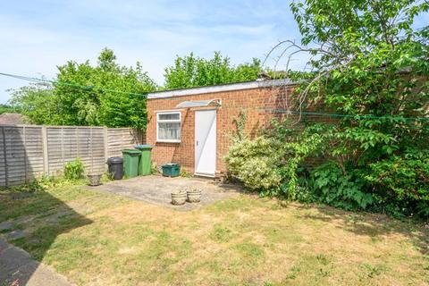 2 bedroom property for sale, Brunswick Close, Walton-On-Thames