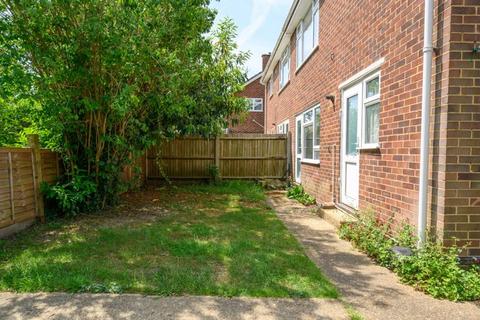 2 bedroom property for sale, Brunswick Close, Walton-On-Thames