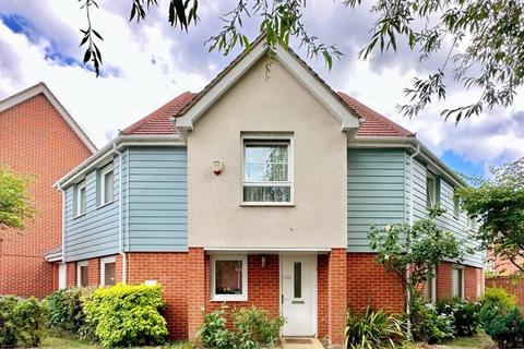122 Wraysbury Drive, Yiewsley, West Drayton, UB7 7FR